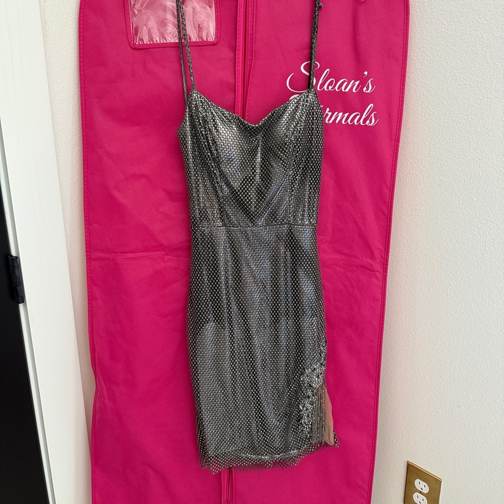 VIENNA PROM GRAY BEADED SPARKLY HOMECOMING SHORT DRESS STRAPS SIZE 0